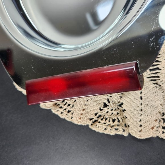 Gourmates by Glo-Hill Covered Dish with Bakelite Handles and Knob Servin… - Picture 8 of 10